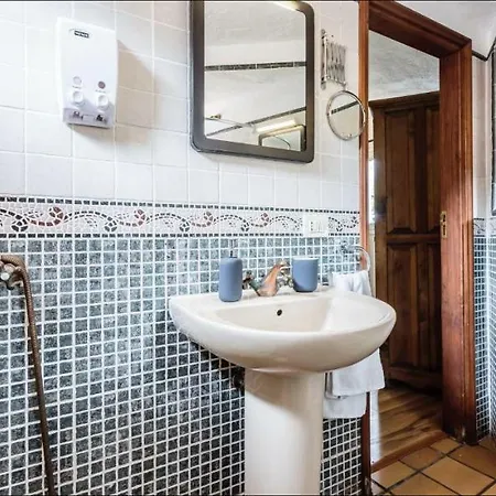 Casa Cora Con Jacuzzi 度假居