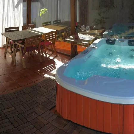 Casa Cora Con Jacuzzi 度假居 *