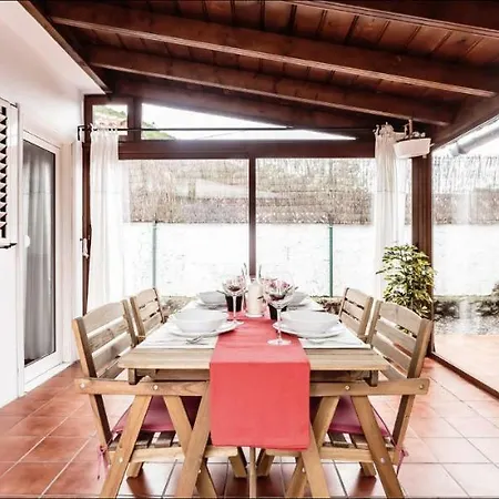 Casa Cora Con Jacuzzi 度假居